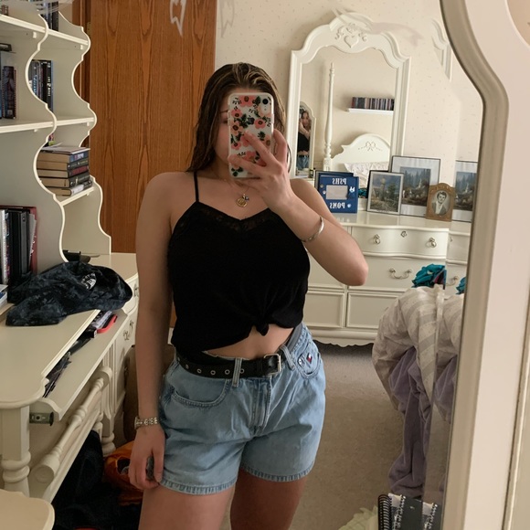 Basic black lace cami - Picture 2 of 3